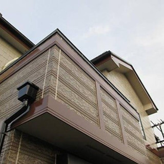 クリアー塗装で外壁をきれいに！屋根とバルコニーも同時に塗装（神奈川県三浦市）