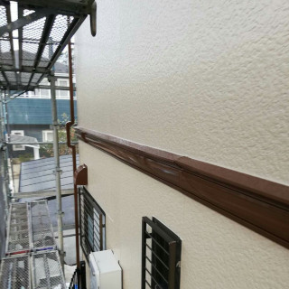 モルタル風サイディング外壁を塗装工事！黒ずんだ外壁がピカピカに（神奈川県藤沢市）