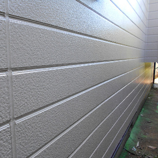 チョーキング現象が発生した住宅を外壁塗装でピカピカに一新した事例（神奈川県厚木市）