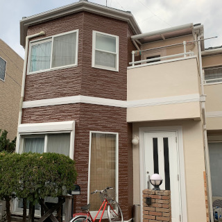 サイディングとモルタル外壁の住宅を塗装できれいにした事例（東京都八王子市）