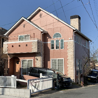 外壁と屋根をまとめて塗装！ピンク色の塗料を使ったF様邸の事例（神奈川県横浜市）